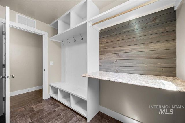 4991 N Sun Shimmer Ave, Meridian, ID 83646