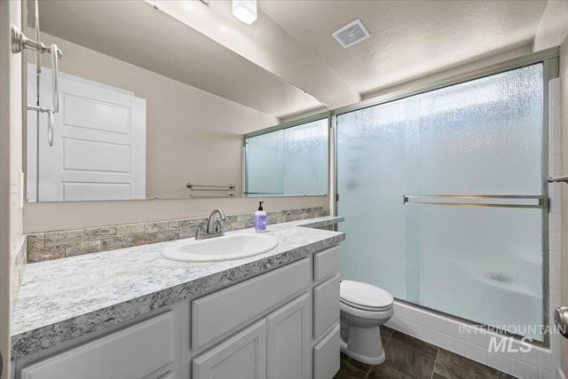 4991 N Sun Shimmer Ave, Meridian, ID 83646