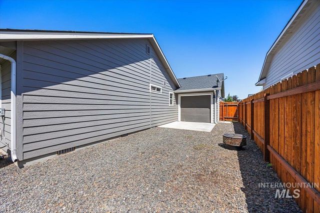 4991 N Sun Shimmer Ave, Meridian, ID 83646