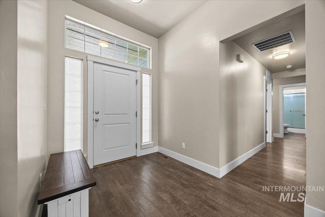 4991 N Sun Shimmer Ave, Meridian, ID 83646