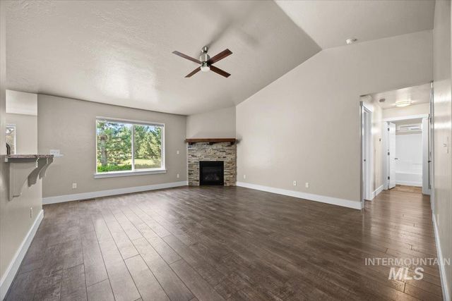 4991 N Sun Shimmer Ave, Meridian, ID 83646