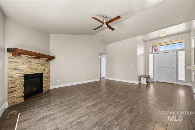 4991 N Sun Shimmer Ave, Meridian, ID 83646