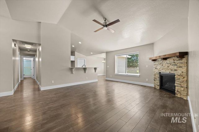 4991 N Sun Shimmer Ave, Meridian, ID 83646