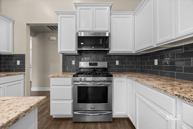 4991 N Sun Shimmer Ave, Meridian, ID 83646