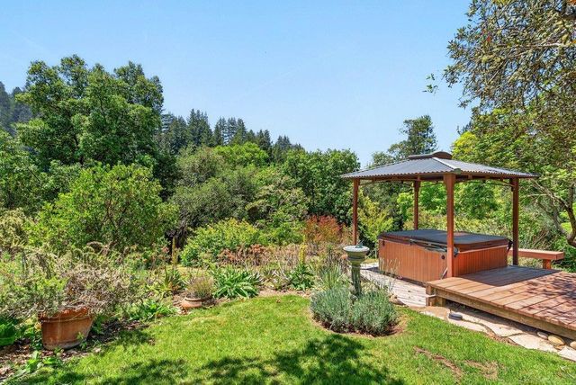 1526 Hall Ranch Road, Santa Cruz, CA 95065