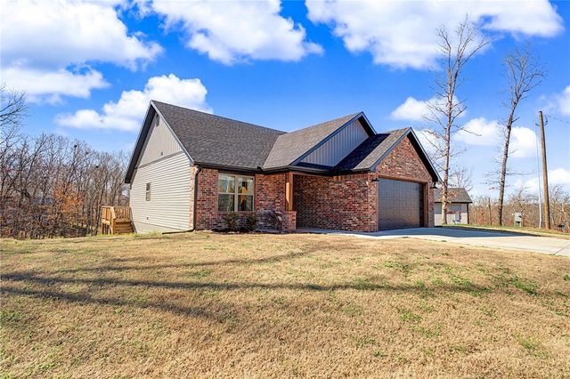 7 Knebworth Drive, Bella Vista, AR 72714