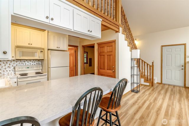 192 NE Lake Drive, Tahuya, WA 98588