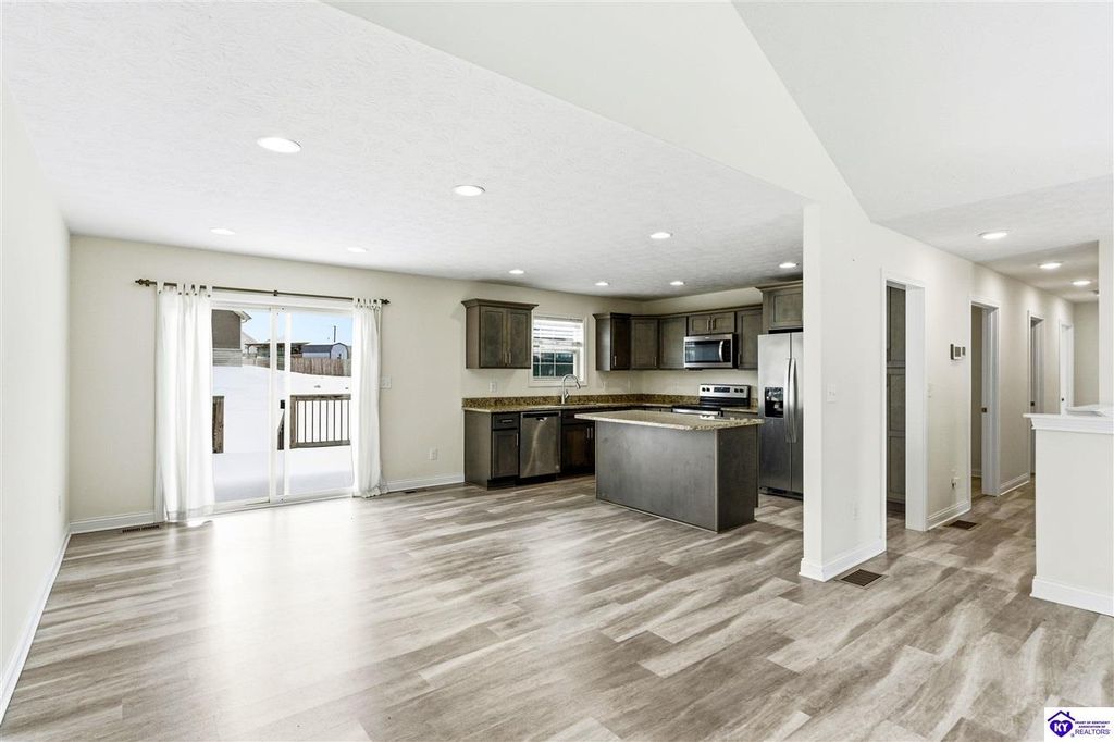 125 Sawgrass Avenue, Vine Grove, KY 40175