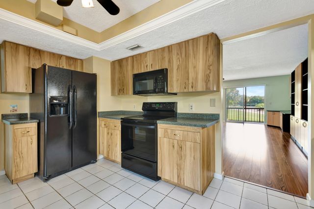 18419 SE Wood Haven Lane B, Tequesta, FL 33469