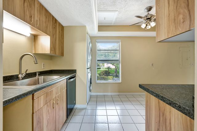 18419 SE Wood Haven Lane B, Tequesta, FL 33469