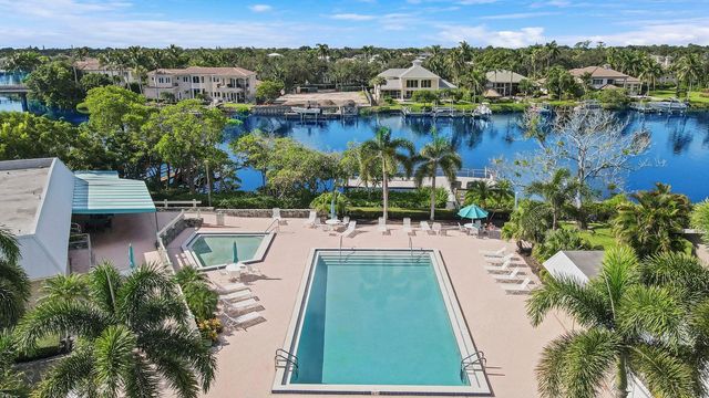 18419 SE Wood Haven Lane B, Tequesta, FL 33469