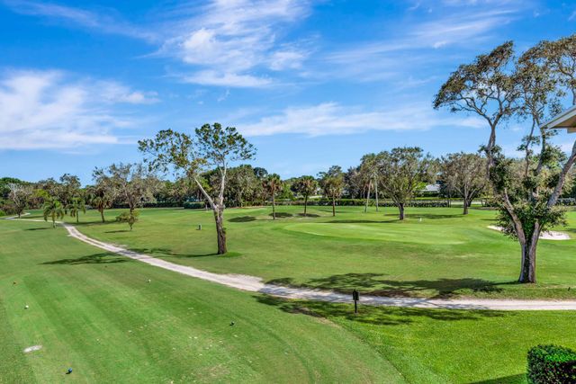 18419 SE Wood Haven Lane B, Tequesta, FL 33469
