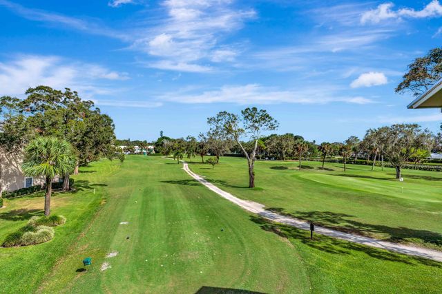18419 SE Wood Haven Lane B, Tequesta, FL 33469