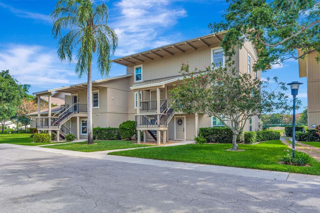 18419 SE Wood Haven Lane B, Tequesta, FL 33469
