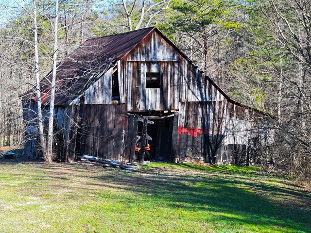 11901 Red Lick Road, Irvine, KY 40336