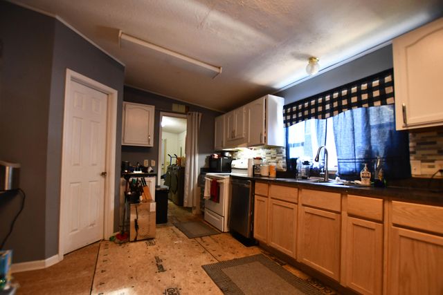 11901 Red Lick Road, Irvine, KY 40336