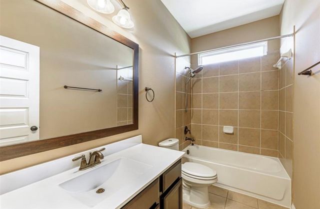 4607 Rockton Hills Lane, Sugar Land, TX 77479