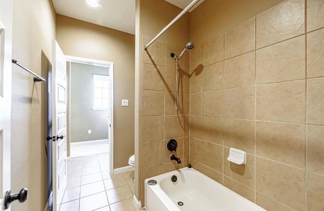 4607 Rockton Hills Lane, Sugar Land, TX 77479