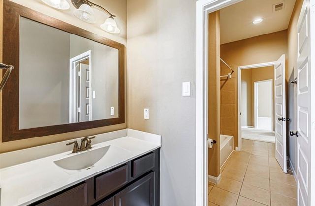 4607 Rockton Hills Lane, Sugar Land, TX 77479