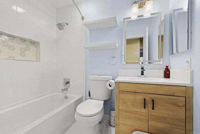 6333 College Grove Way 12103, San Diego, CA 92115