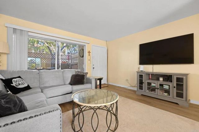 6333 College Grove Way 12103, San Diego, CA 92115