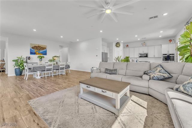 372 American Dipper Street, Las Vegas, NV 89138