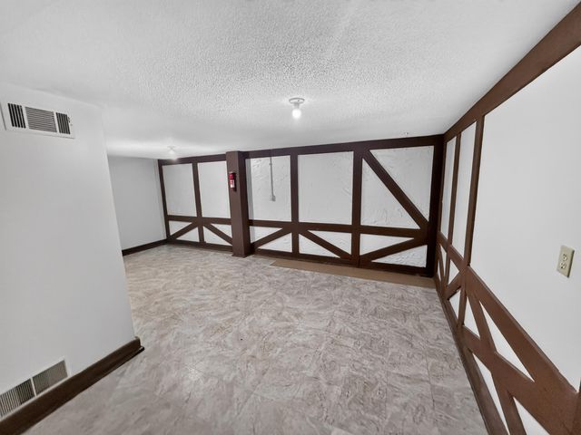 1201 S OLD 63 203, Columbia, MO 65201