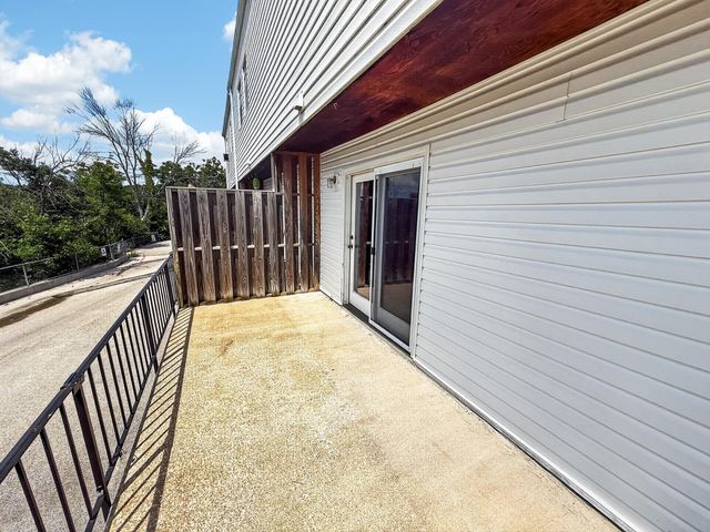 1201 S OLD 63 203, Columbia, MO 65201