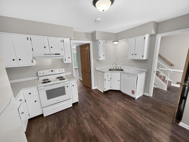 1201 S OLD 63 203, Columbia, MO 65201