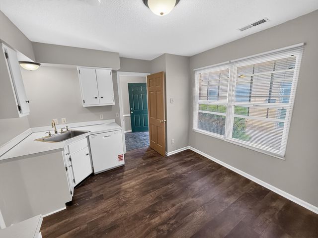 1201 S OLD 63 203, Columbia, MO 65201