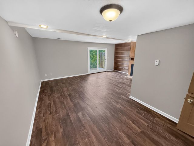 1201 S OLD 63 203, Columbia, MO 65201