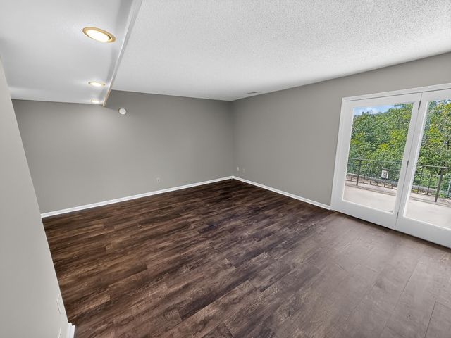 1201 S OLD 63 203, Columbia, MO 65201