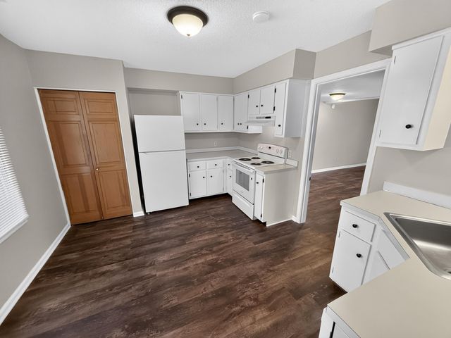 1201 S OLD 63 203, Columbia, MO 65201