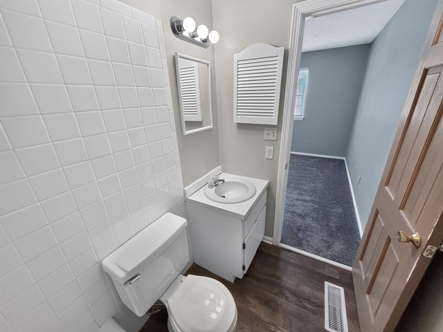 1201 S OLD 63 203, Columbia, MO 65201