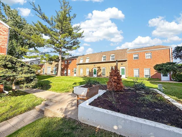 1201 S OLD 63 203, Columbia, MO 65201