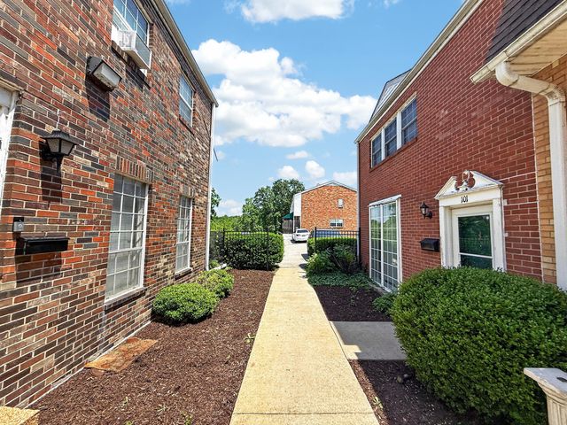 1201 S OLD 63 203, Columbia, MO 65201