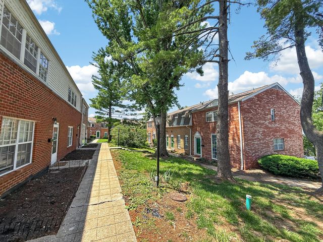 1201 S OLD 63 203, Columbia, MO 65201