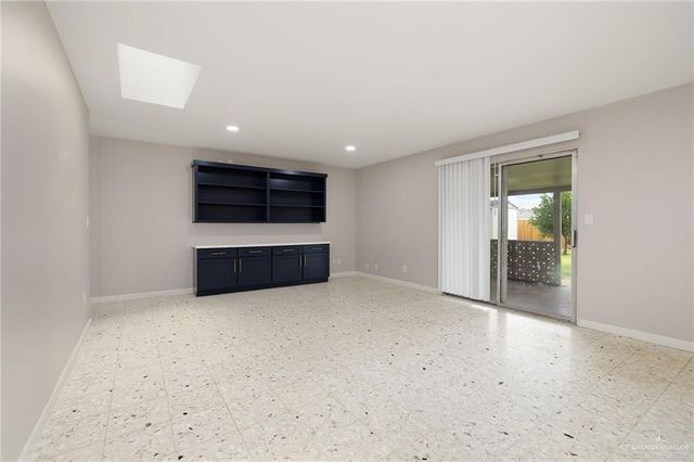 1407 Quamasia Avenue, Mcallen, TX 78504