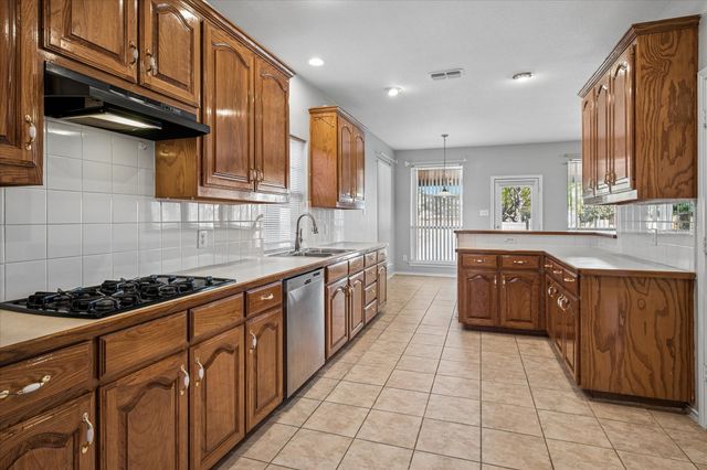 2317 Denham Drive, Arlington, TX 76001