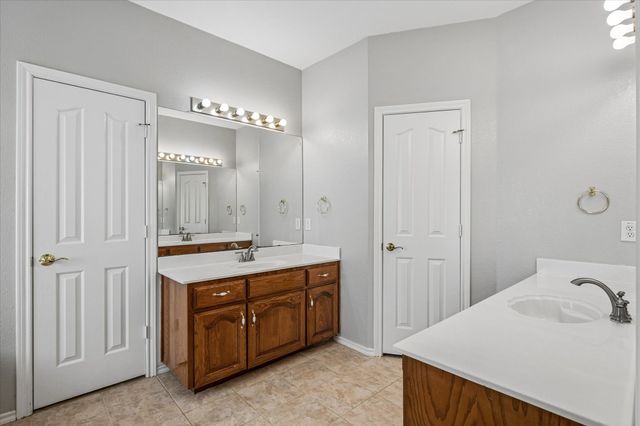 2317 Denham Drive, Arlington, TX 76001