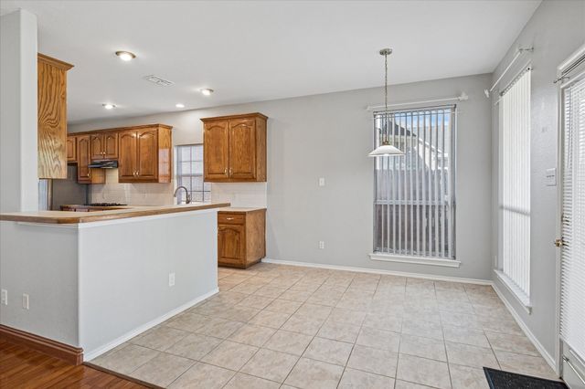 2317 Denham Drive, Arlington, TX 76001