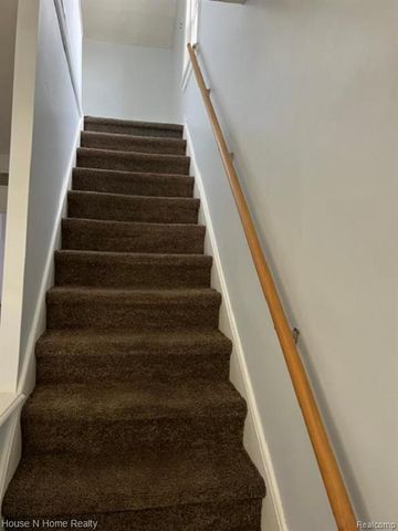 50 W Milton Avenue, Hazel Park, MI 48030