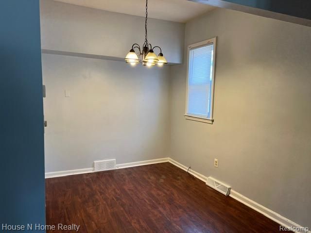 50 W Milton Avenue, Hazel Park, MI 48030