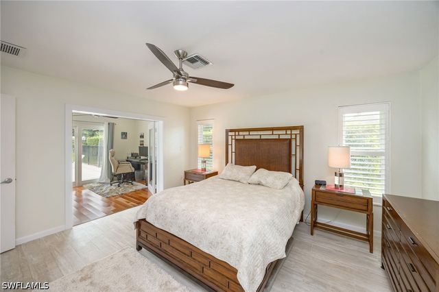 363 Juli Fe DR, Naples, FL 34110