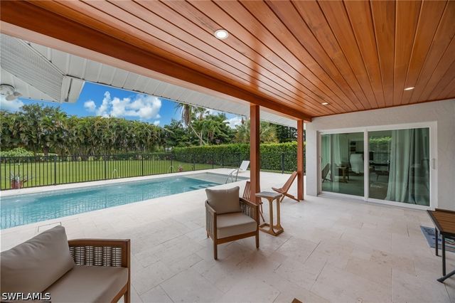 363 Juli Fe DR, Naples, FL 34110