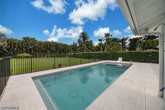 363 Juli Fe DR, Naples, FL 34110