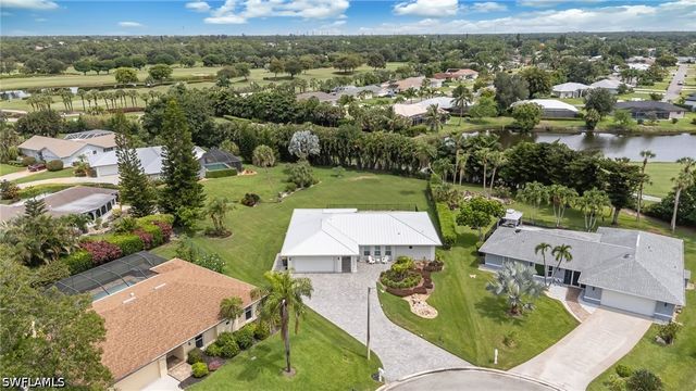 363 Juli Fe DR, Naples, FL 34110