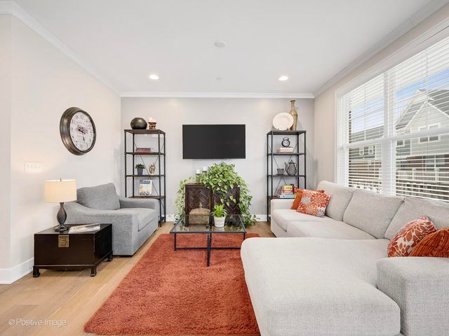 412 Bluff Avenue, La Grange, IL 60525