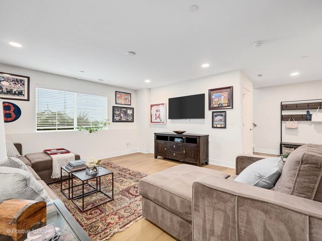 412 Bluff Avenue, La Grange, IL 60525