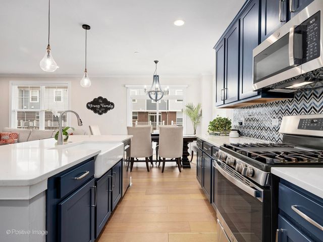 412 Bluff Avenue, La Grange, IL 60525